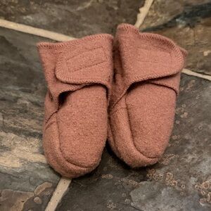 Disana boiled wool baby girl booties size 4/5